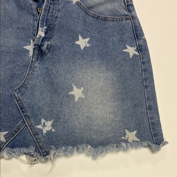 Umgee Light Blue Star Print Mini Skirt Size Large - Picture 8 of 16
